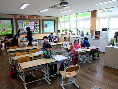 궁항초등학교 교실 썸네일 이미지